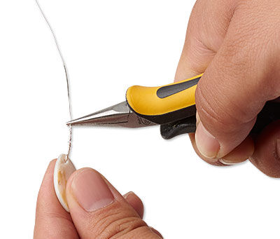 Pliers shaping wire